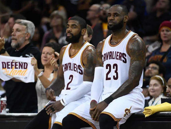 湖人完胜浙江队,欧文扛起全队 湖人完胜浙江队,欧文扛起全队