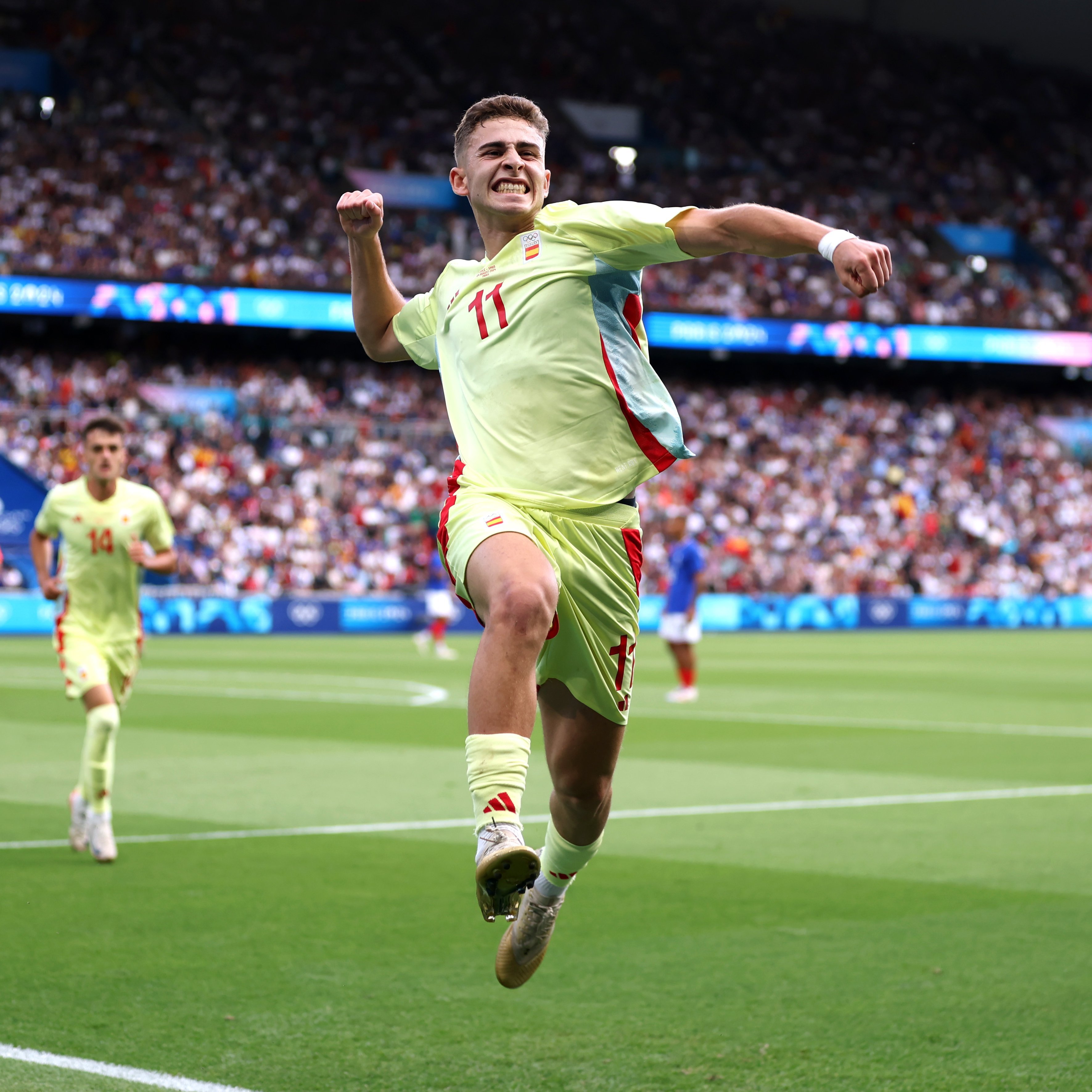 巴黎轻取阿根廷,穆勒点燃赛场 巴黎轻取阿根廷,穆勒点燃赛场