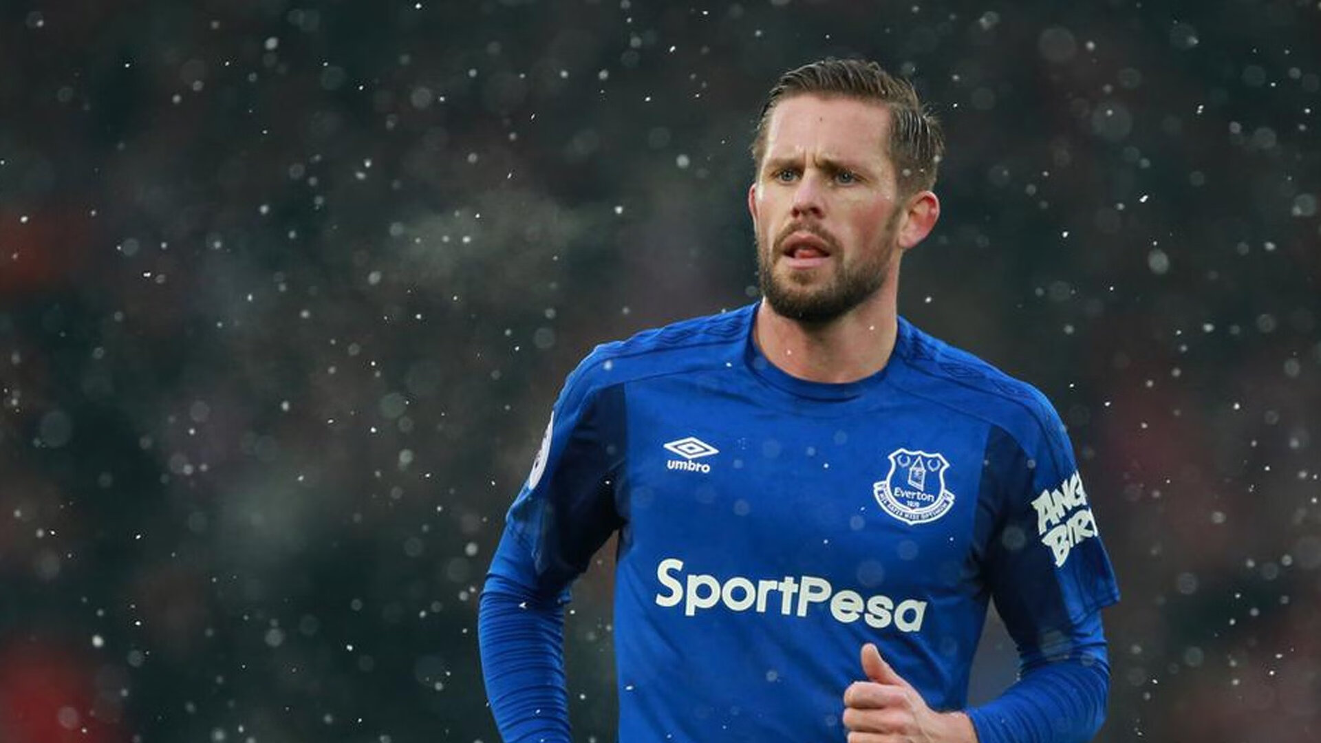 生死七秒，欧文在欢呼与嘘声的孤岛中，投出撕裂沉默的制胜一击